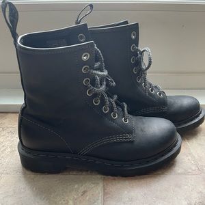 Doc Martens LIKE NEW